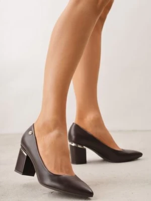 Brązowe Czółenka na Słupku z Wkładką ze Skóry Naturalnej i Metaliczną Aplikacją Nevas