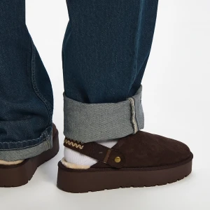 Brązowe kapcie ze sztucznego zamszu z gumą na tyle House