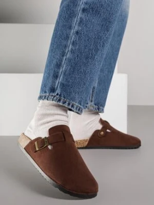 Brązowe Klapki Chodaki z Imitacji Zamszu z Klamrą Aklinera