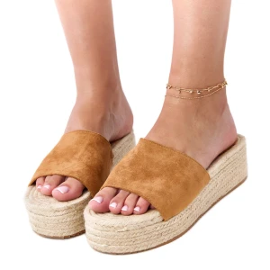 Brązowe klapki espadryle na platformie Klody