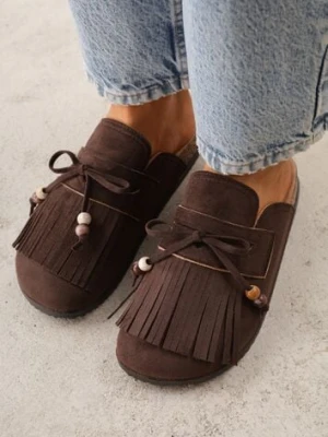 Brązowe Klapki Mule na Płaskiej Podeszwie z Frędzlami Kokardą i Koralikami Zinriara sergio todzi