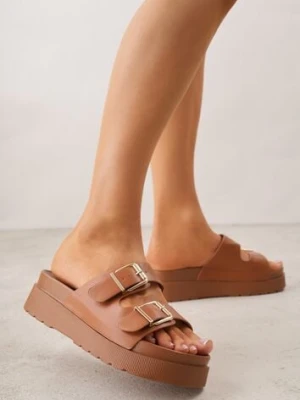 Brązowe Klapki na Platformie Ozdobione Metalicznymi Klamrami Galisiphe