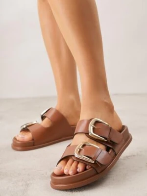 Brązowe Klapki Ozdobione Dwoma Paskami i Klamrami Jilryna