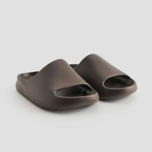 Brązowe klapki piankowe House