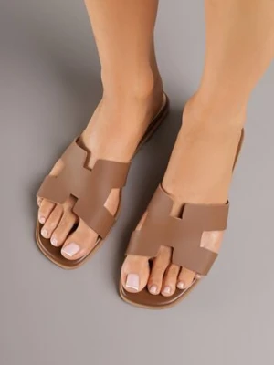 Brązowe Klapki Vices Ozdobione Wycięciami Arnellta