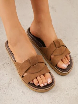 Brązowe Klapki VICES z Przeplatanymi Paskami Anreene