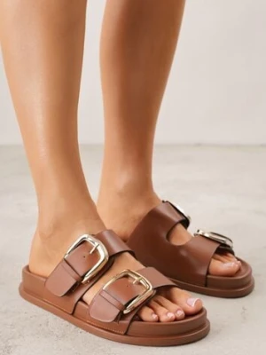 Brązowe Klapki z Metalicznymi Klamrami Aetheta