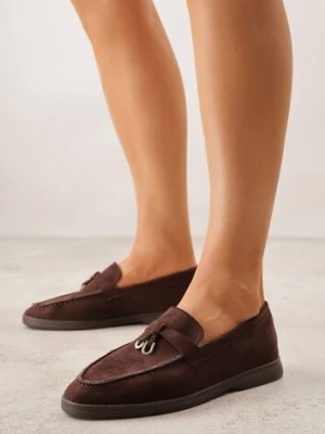 Brązowe Mokasyny z Ekozamszu Zdobione Metaliczną Zawieszką Ralselia givana