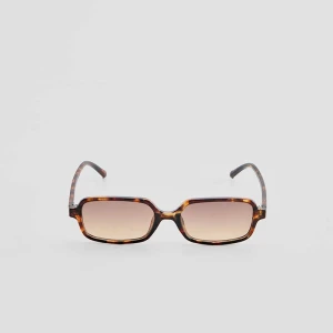 Brązowe okulary przeciwsłoneczne z szylkretowym motywem House