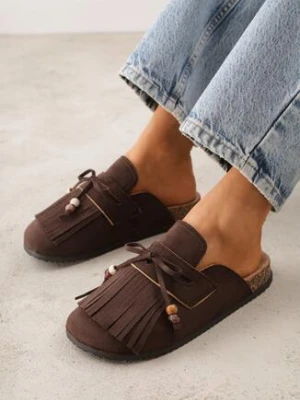 Brązowe Płaskie Klapki Mule Zdobione Frędzlami i Kokardką z Koralikami Petlame sergio todzi