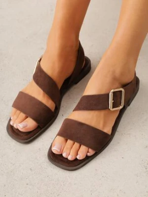 Brązowe Płaskie Sandały z Asymetrycznym Paskiem i Dużą Klamrą Zellova marquiiz