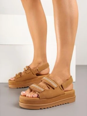 Brązowe Sandały na Grubej Podeszwie z Zapięciem na Rzep i Ozdobnym Haftem Soricca givana