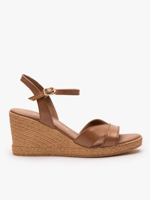 Brązowe sandały na koturnie Ryłko