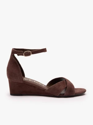 Brązowe sandały na koturnie Ryłko