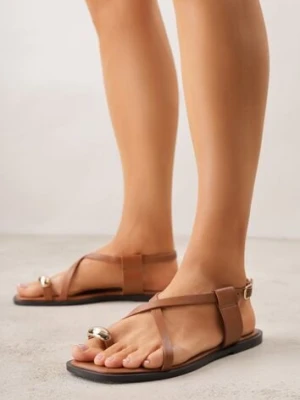 Brązowe Sandały Typu Japonki Ozdobione Metaliczną Aplikacją Grynyra c'm paris