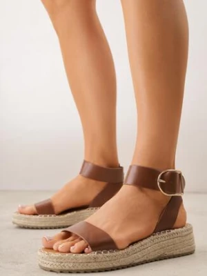 Brązowe Sandały VICES na Niskim Koturnie z Plecionki z Paskiem Wokół Kostki Tetea