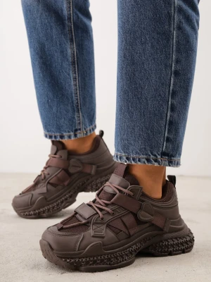 Brązowe Sneakersy na Grubej Podeszwie z Tłoczeniami z Aplikacją w Kształcie Serca Farina Marquiiz