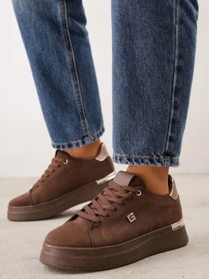 Brązowe Sneakersy na Niskiej Platformie z Metalicznymi Detalami Dailys