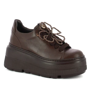 Brązowe sneakersy skórzane CARINII B10463-T82-000-000-G36