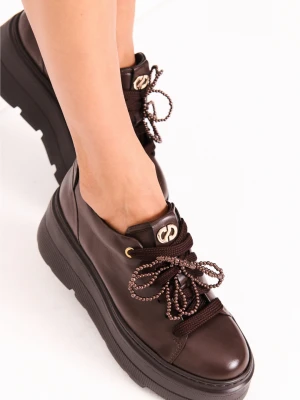 Brązowe sneakersy skórzane CARINII B10463-T82-000-000-G36