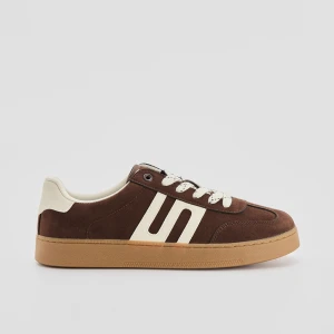 Brązowe sneakersy w stylu retro z imitacji skóry House
