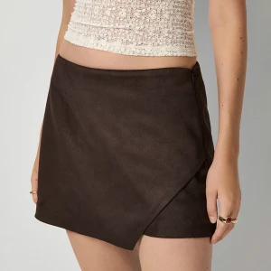 Brązowe spódnico-spodenki z imitacji zamszu House