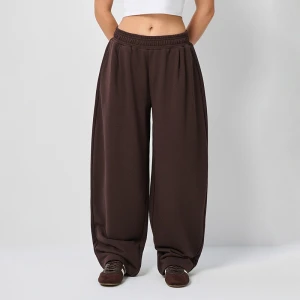 Brązowe spodnie dresowe barrel z wysokim stanem House