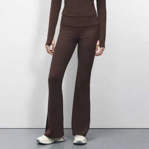 Brązowe spodnie dzwony mid waist z dzianiny ULTRAFLEX House