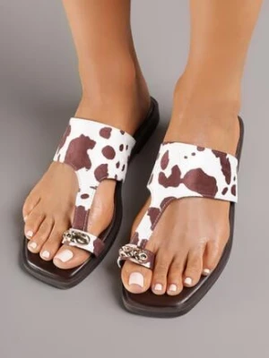 Brązowo-Białe Klapki Vices w Stylu Japonek Ozdobione Metaliczną Aplikacją Arsenlia