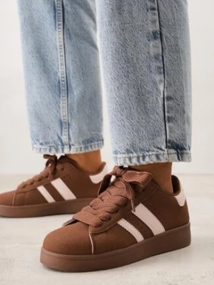 Brązowo-Białe Sneakersy z Ozdobnymi Naszywkami z Boku Galdexis mulanka