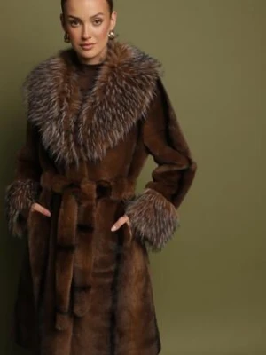 Brązowy Futrzany Płaszcz z Paskiem i Ozdobnym Kołnierzem i Rękawami Ceneffa ann gissy