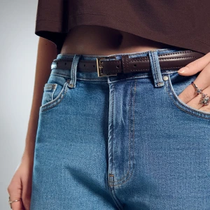 Brązowy pasek ze sztucznej skóry ze złotą kwadratową klamrą House