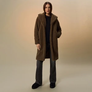 Brązowy płaszcz typu teddy House