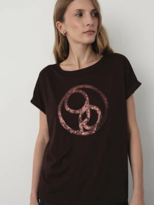 Brązowy t-shirt z grafiką na przodzie Greenpoint
