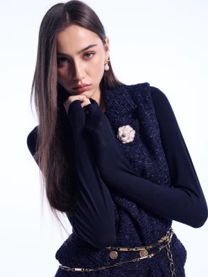 Broszka w kształcie kwiatu zdobiona perłowymi koralikami TARANKO