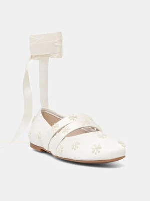 Buffalo baleriny Dahlia Flower Pearl