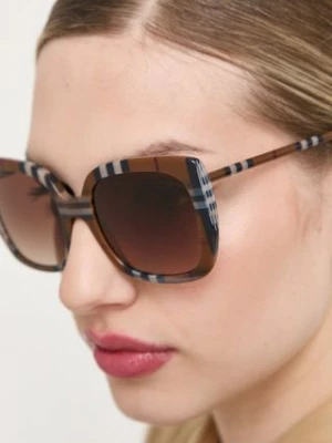 Burberry okulary przeciwsłoneczne CAROLL damskie kolor brązowy 0BE4323