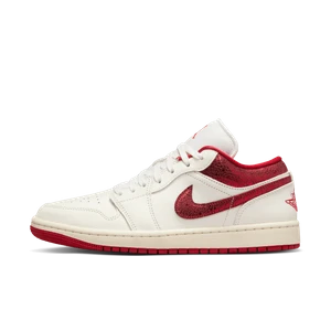 Buty damskie Air Jordan 1 Low SE - Biel