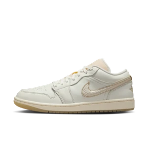 Buty damskie Air Jordan 1 Low SE - Biel