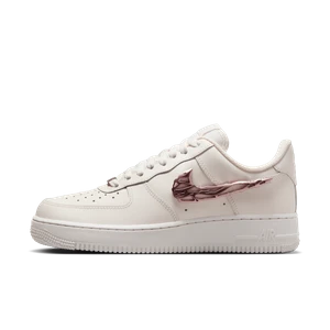 Zdjęcie produktu Buty damskie Nike Air Force 1 '07 LX - Biel