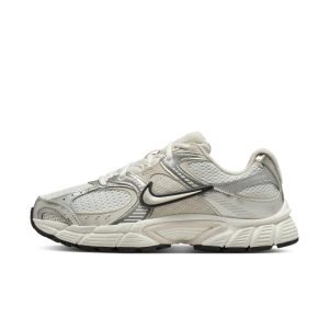 Buty damskie Nike V5 RNR z akcentami odbijającymi światło - Biel