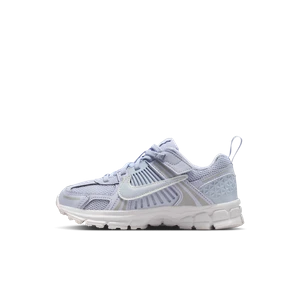 Buty dla małych dzieci z elementami o designie odbijającym światło Nike Vomero 5 - Szary