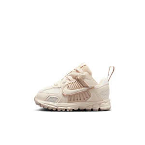 Buty dla niemowląt i maluchów Nike Vomero 5 - Brązowy