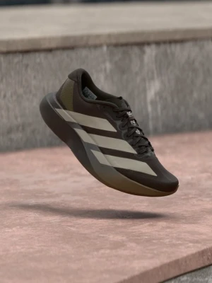 Buty do biegów ulicznych Adidas ciemnobrązowy