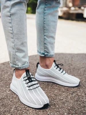 Zdjęcie produktu Buty męskie wsuwane sneakersy z siateczki - białe V7 - Rozmiar: 45 Ombre Clothing