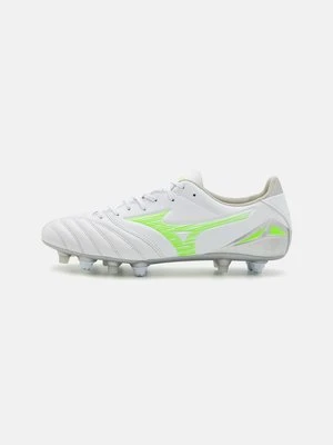 Buty piłkarskie na miękką nawierzchnię Mizuno