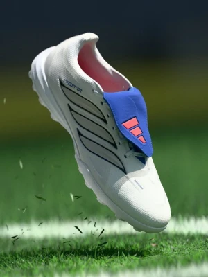 Buty piłkarskie na murawę Adidas biały