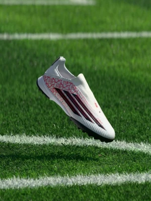 Buty piłkarskie na murawę Adidas biały