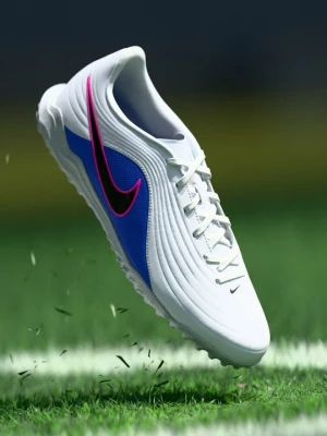 Buty piłkarskie na murawę Nike biały