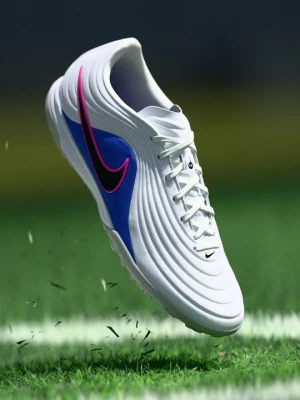 Buty piłkarskie na murawę Nike biały